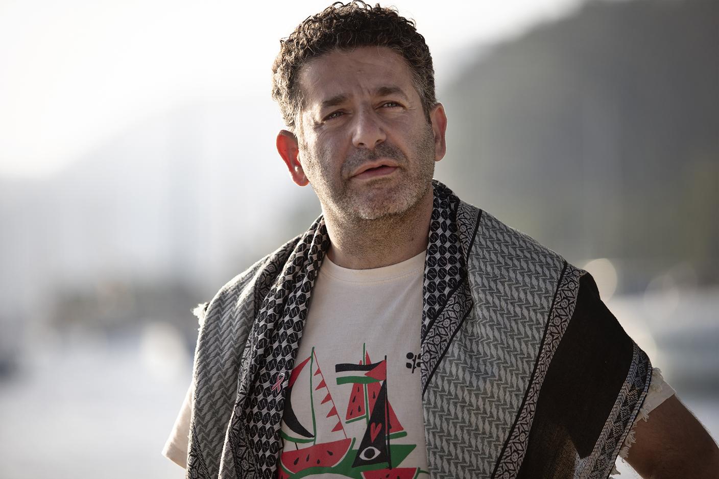 Il 12 maggio 2026, l'attivista palestinese (con cittadinanza spagnola e svedese) Saif Abu Keshek si è appena ricongiunto con gli altri membri della GSF dopo essere stato arrestato e detenuto per diversi giorni nella prigione di Shikma ad Ashkelon, nel sud di Israele.