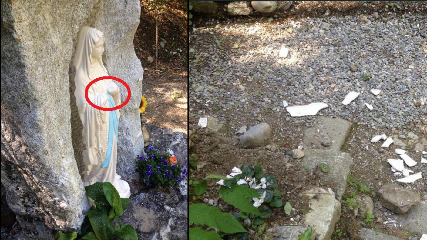 Le immagini della scultura danneggiata