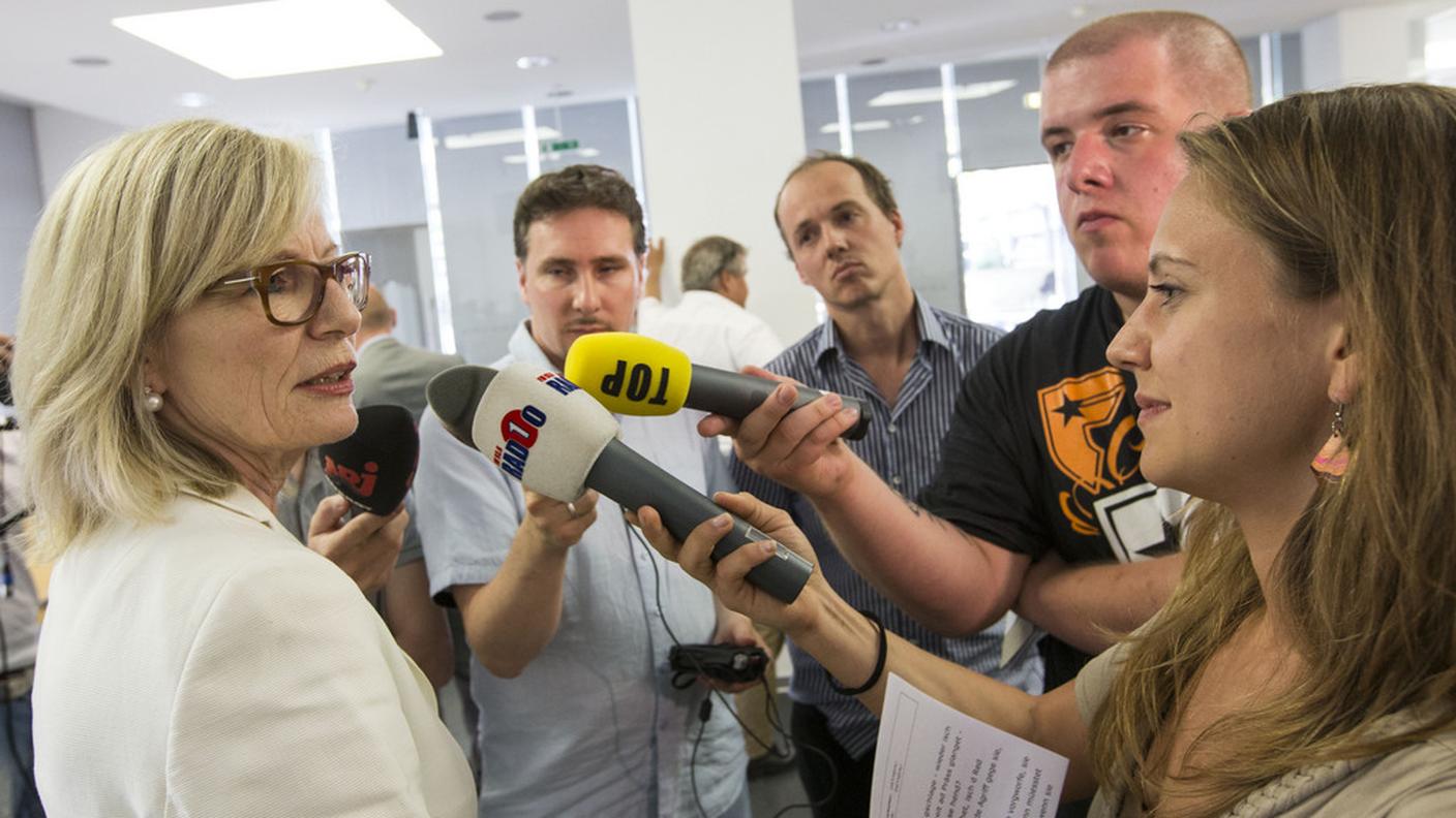 Conferenza stampa affollata per la politica zurighese