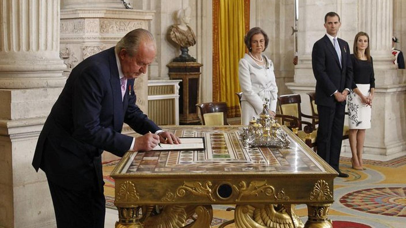 Il momento della firma