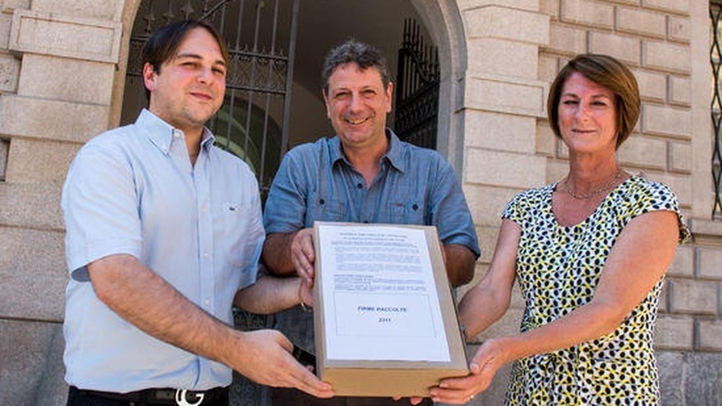 I promotori davanti alla sede del Governo