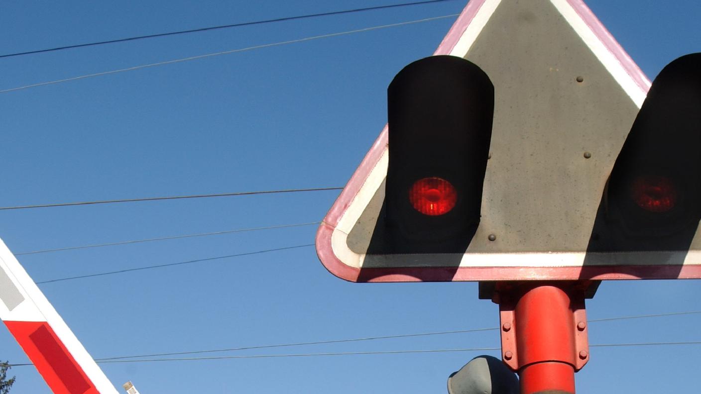 Continuano a far discutere i passaggi a livello incustoditi