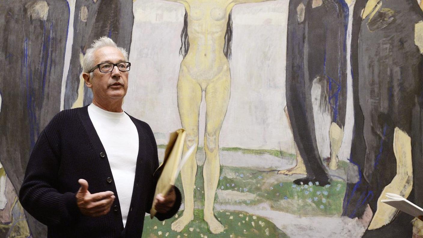 Fischli davanti a uno dei dipinti di Hodler 