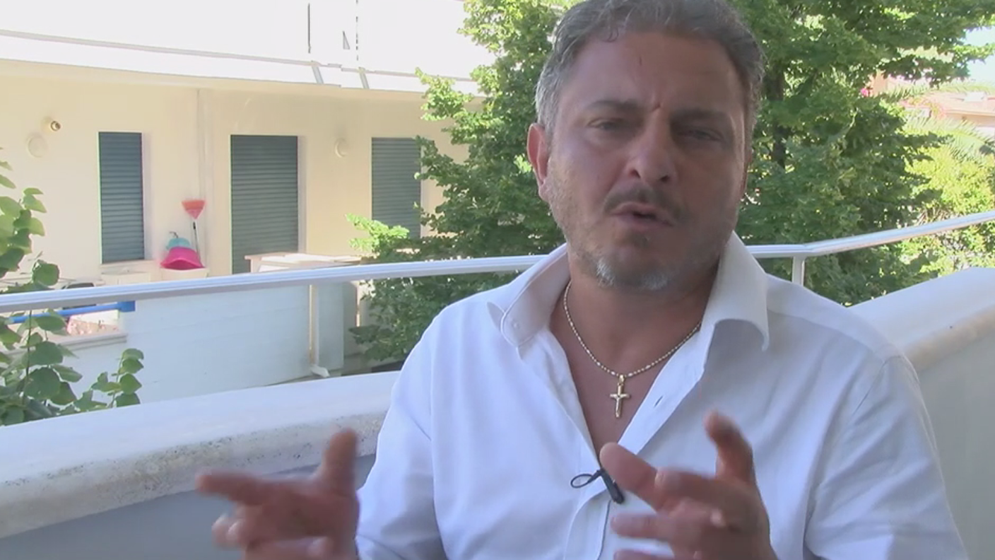 Avvicinato e minacciato nonostante il programma di protezione
