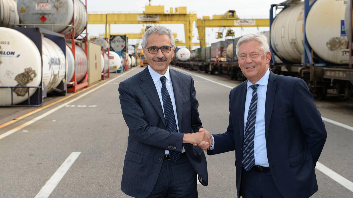 Maurizio Gentile (a sinistra) di Reti Ferroviarie Italiane e Bernhard Kunz di Hupac