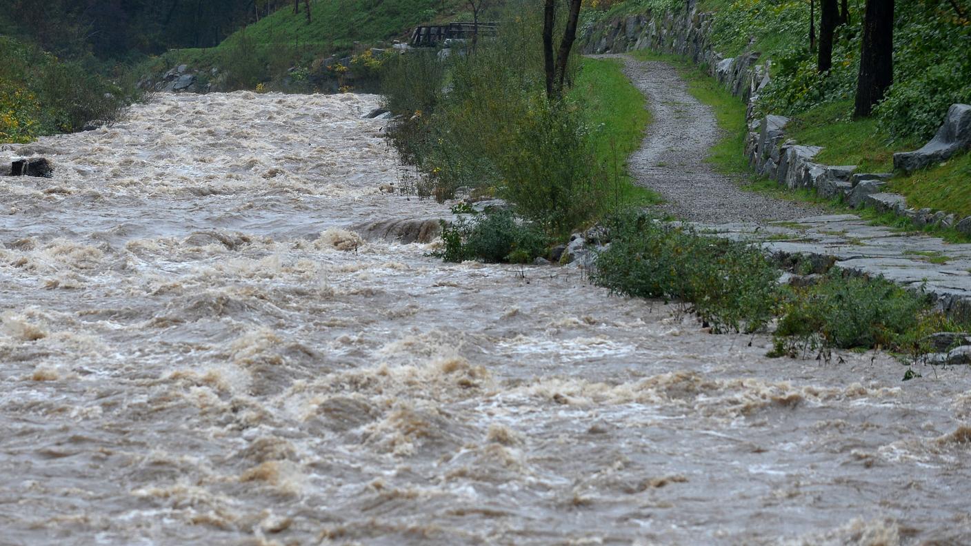 Il fiume Cassarate in piena