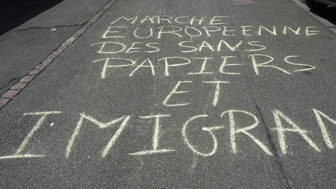 Solidarietà con chi non ha le carte in regola