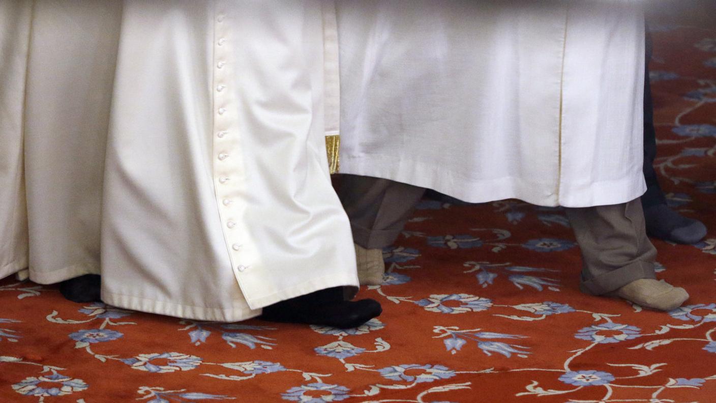 Il Papa in visita alla Moschea Blu