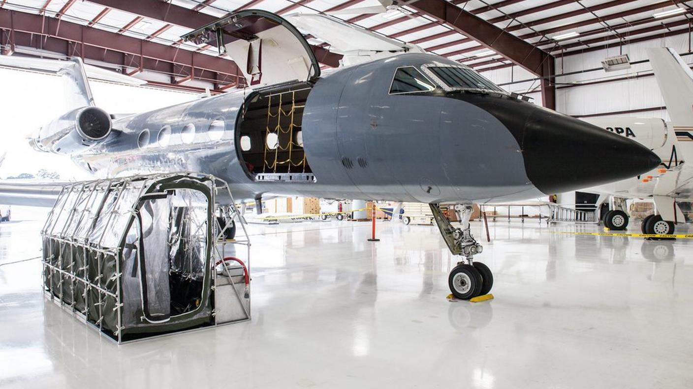 Un velivolo di Phoenix Air equipaggiato per il rimpatrio di malati di ebola