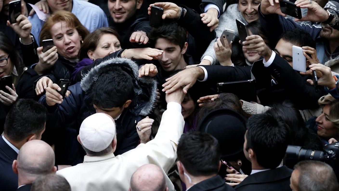 Papa Francesco ha invitato i vescovi elvetici ad andare verso la gente, come fa lui