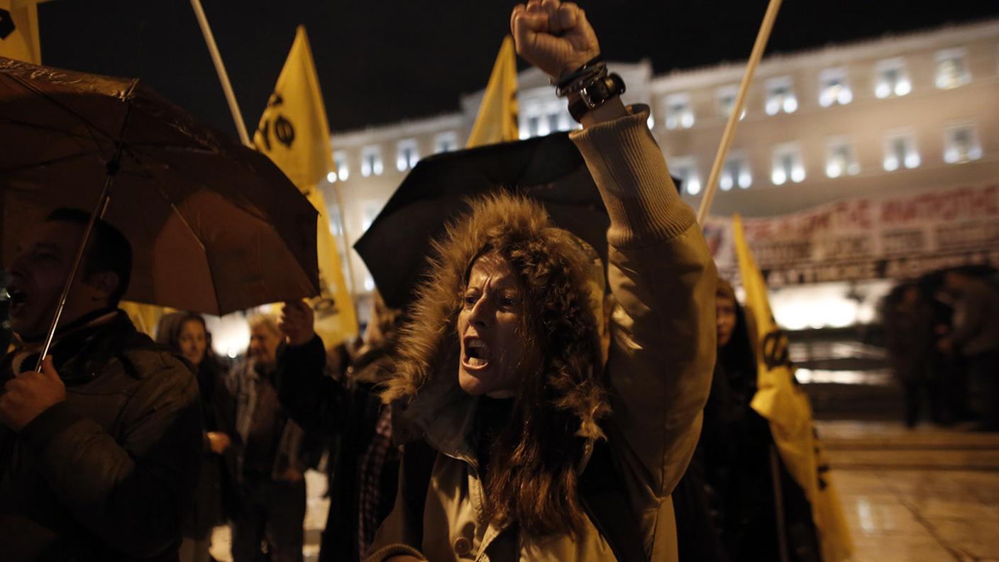 La piazza protesta contro l'austerity