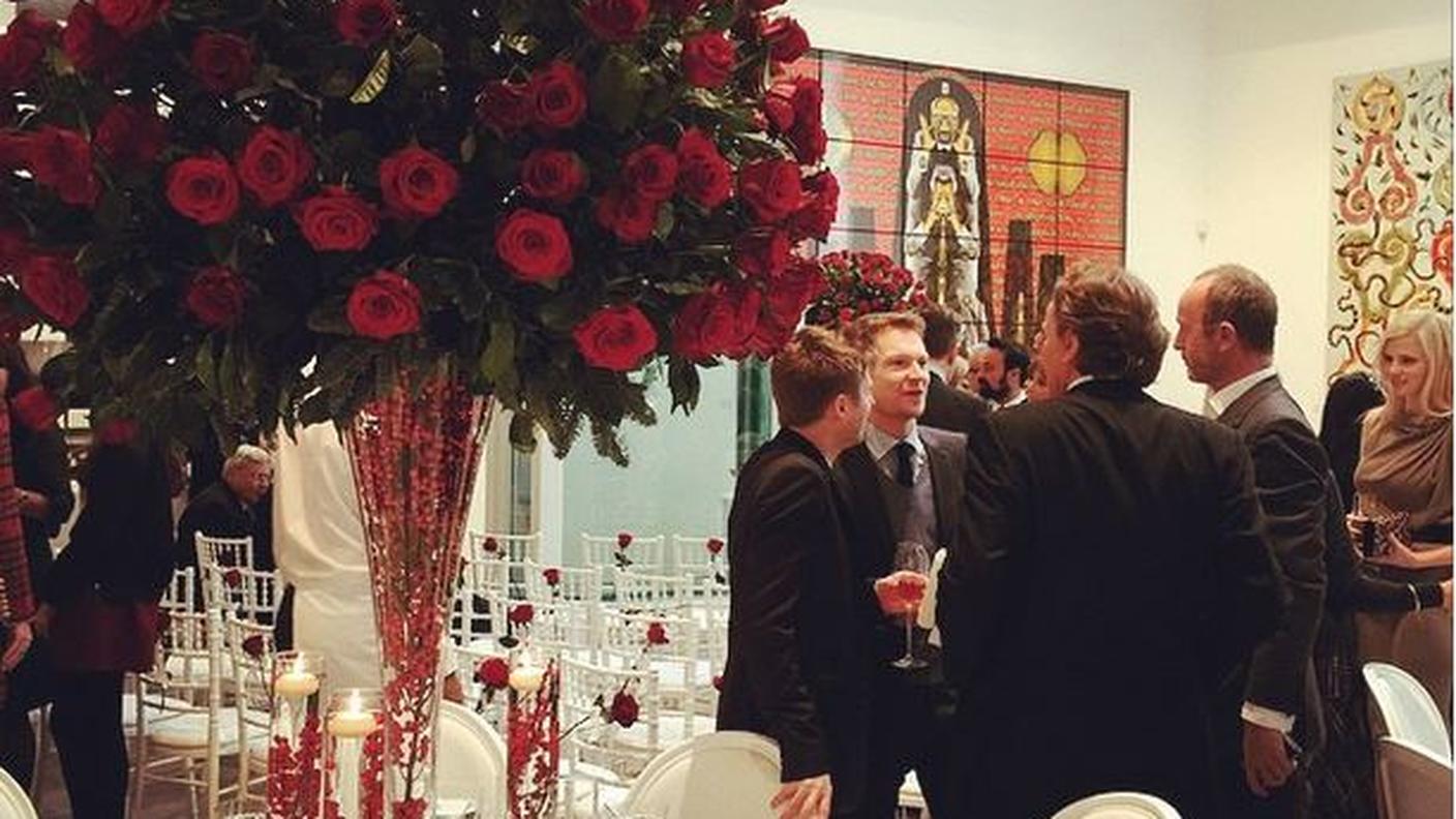 Le rose rosse erano presenti anche all'unione civile nove anni fa