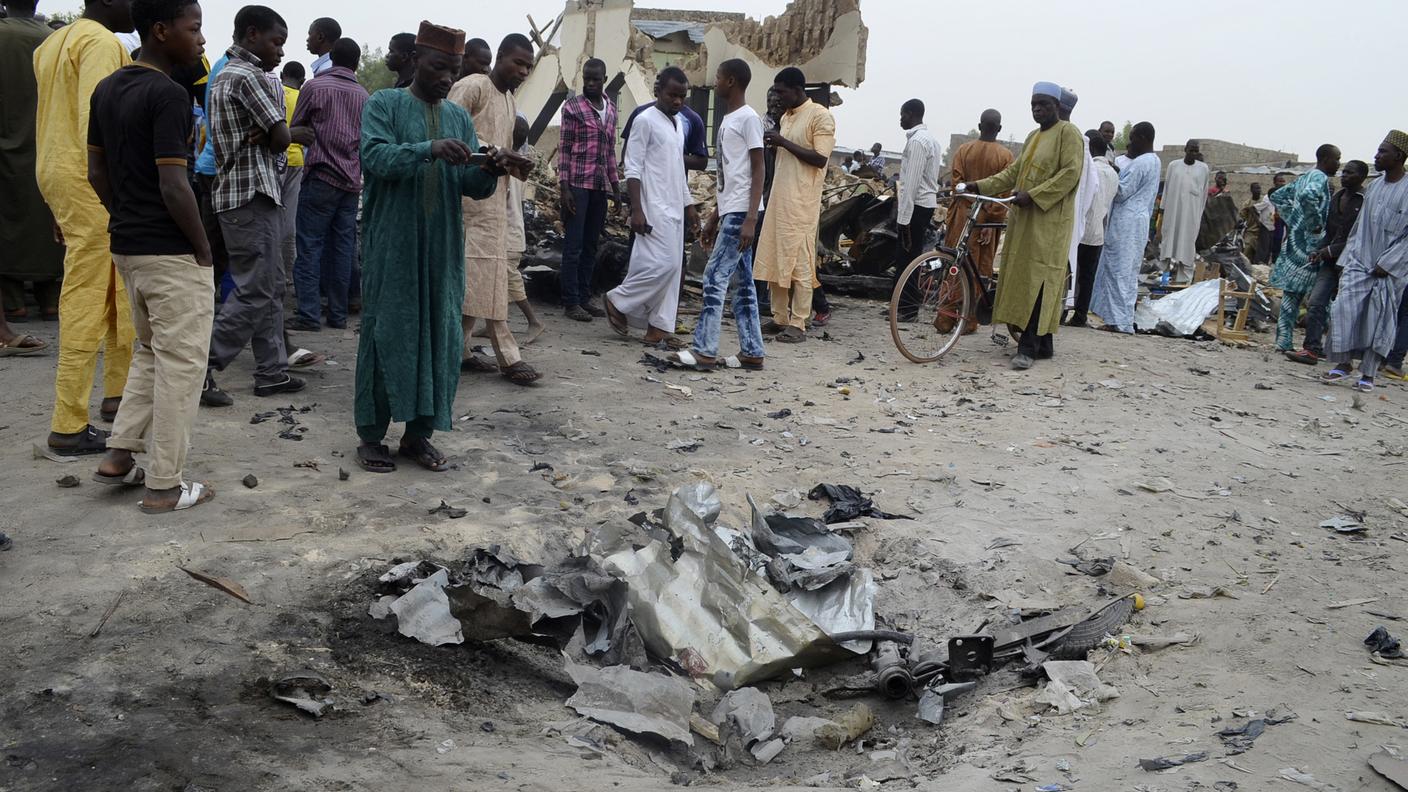 Una foto d'archivio di un altro attentato kamikaze al mercato di Maiduguri