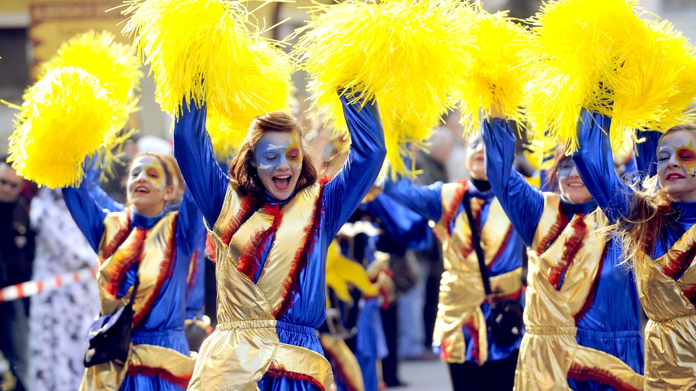 A Mesocco è già carnevale. Nella foto d'archivio, le ragazze della BuiBeiBand