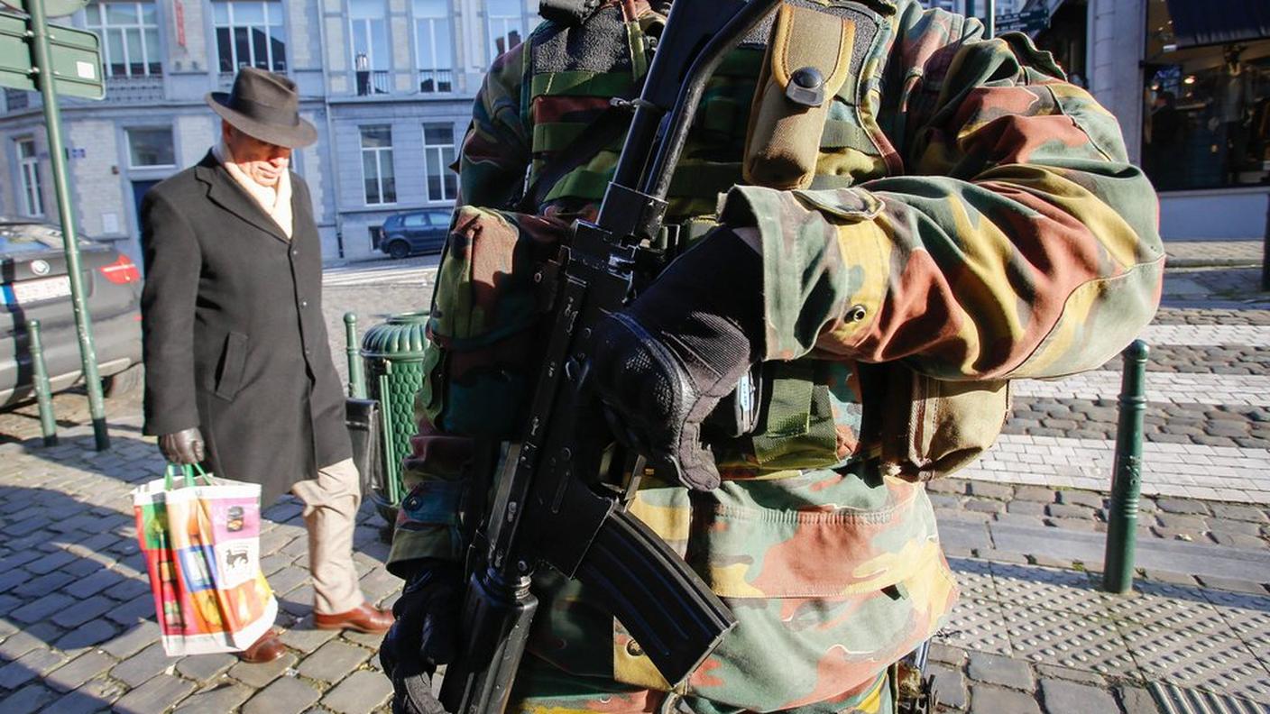 I belgi imparano a convivere con i militari nelle strade