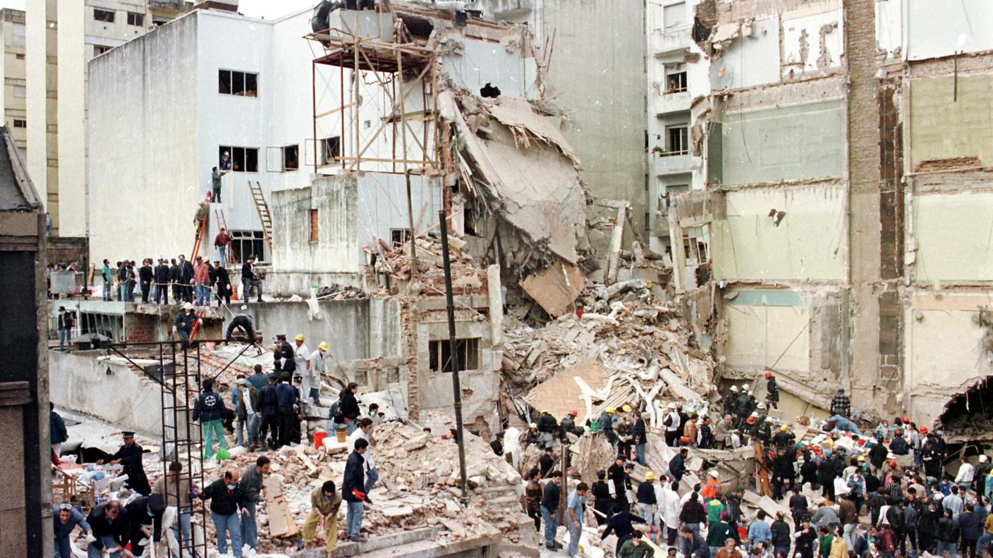 Il centro ebraico Amia di Buenos Aires venne distrutto da un'autobomba