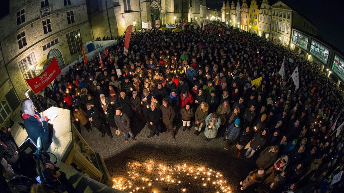 Gli anti-Pegida a Osnabrück, in Germania