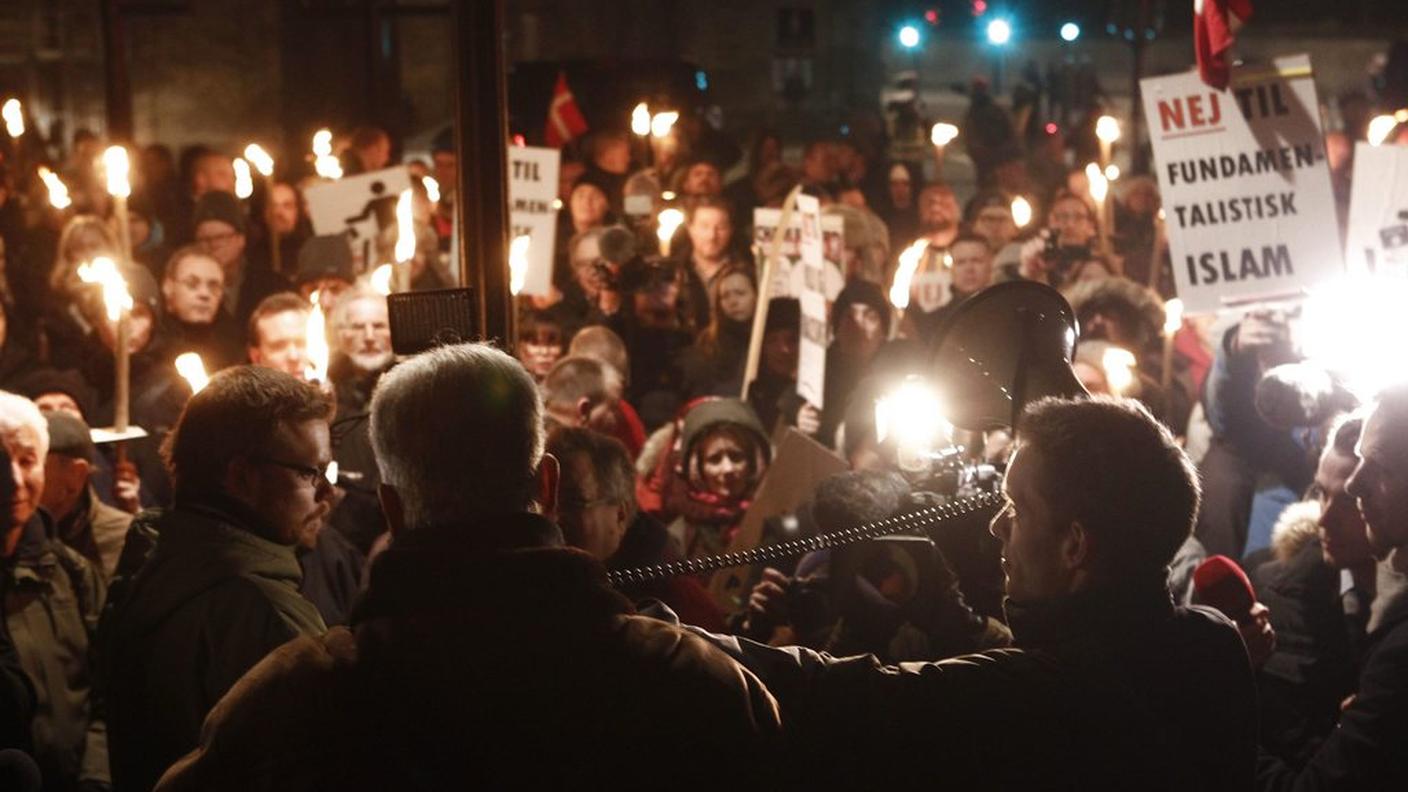 Le fiaccola del primo corteo danese di Pegida
