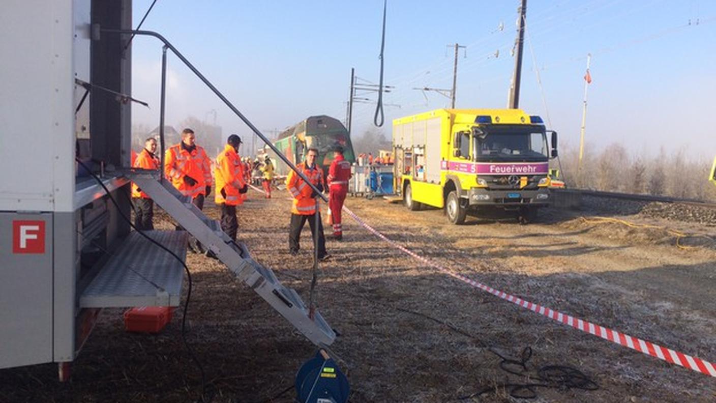 Diverse squadre di soccorso sul posto, anche due elicotteri della Rega