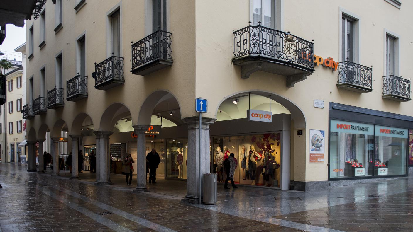Il negozio Coop City di via Nassa