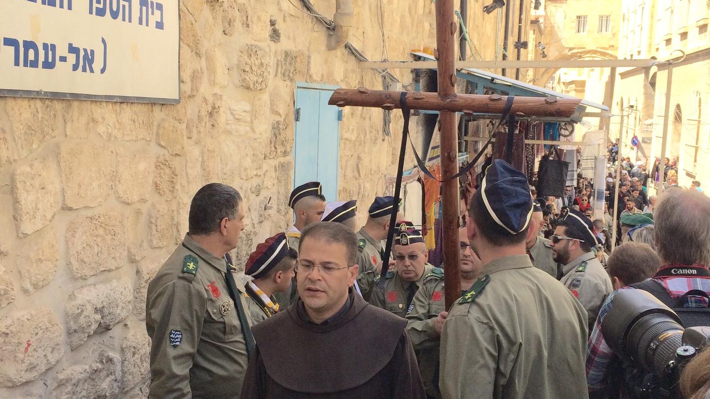 Un momento della processione a Gerusalemme