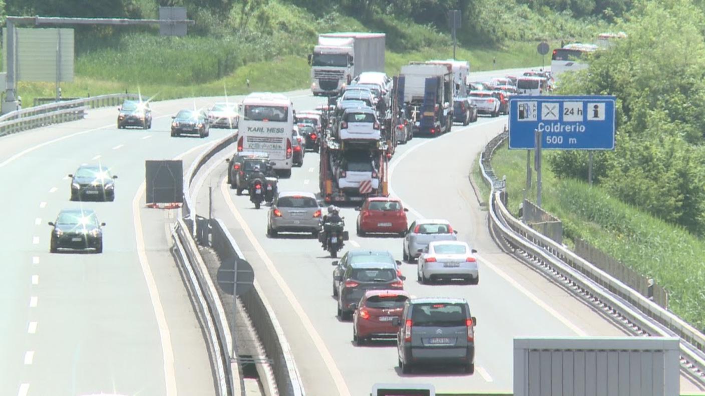 Per tutto il giorno vi sono stati incolonnamenti nel sud del Ticino