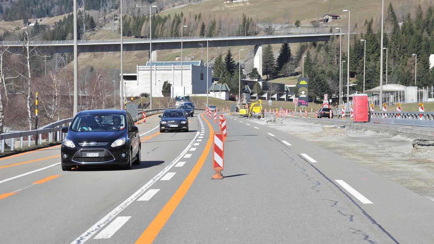 Il traffico sul tratto sarà gestito, garantendo 2 corsie di marcia per ogni direzione