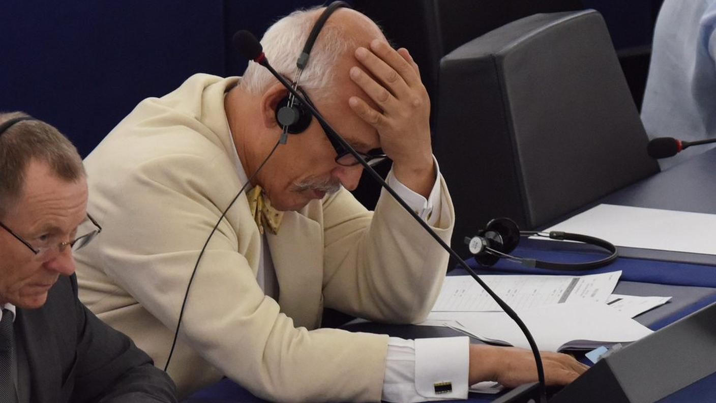 Janusz Korwin-Mikke, membro del parlamento europeo a Strasburgo il 10 giugno 2015