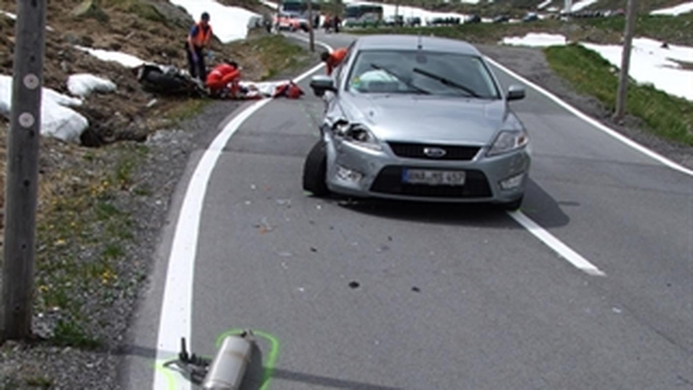 Soccorritori e polizia sul luogo dell'incidente