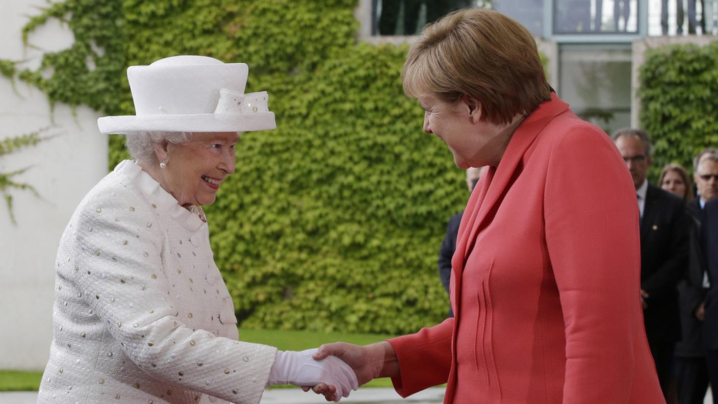 "La donna più famosa del mondo incontra la più potente", sottolinea la stampa britannica 
