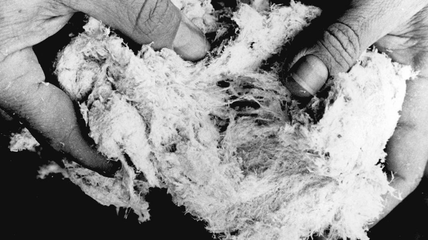 Fibre di amianto maneggiate con poca cura