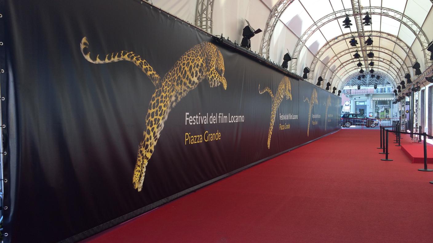 Il tappeto rosso che ogni sera accoglie i VIP del Festival