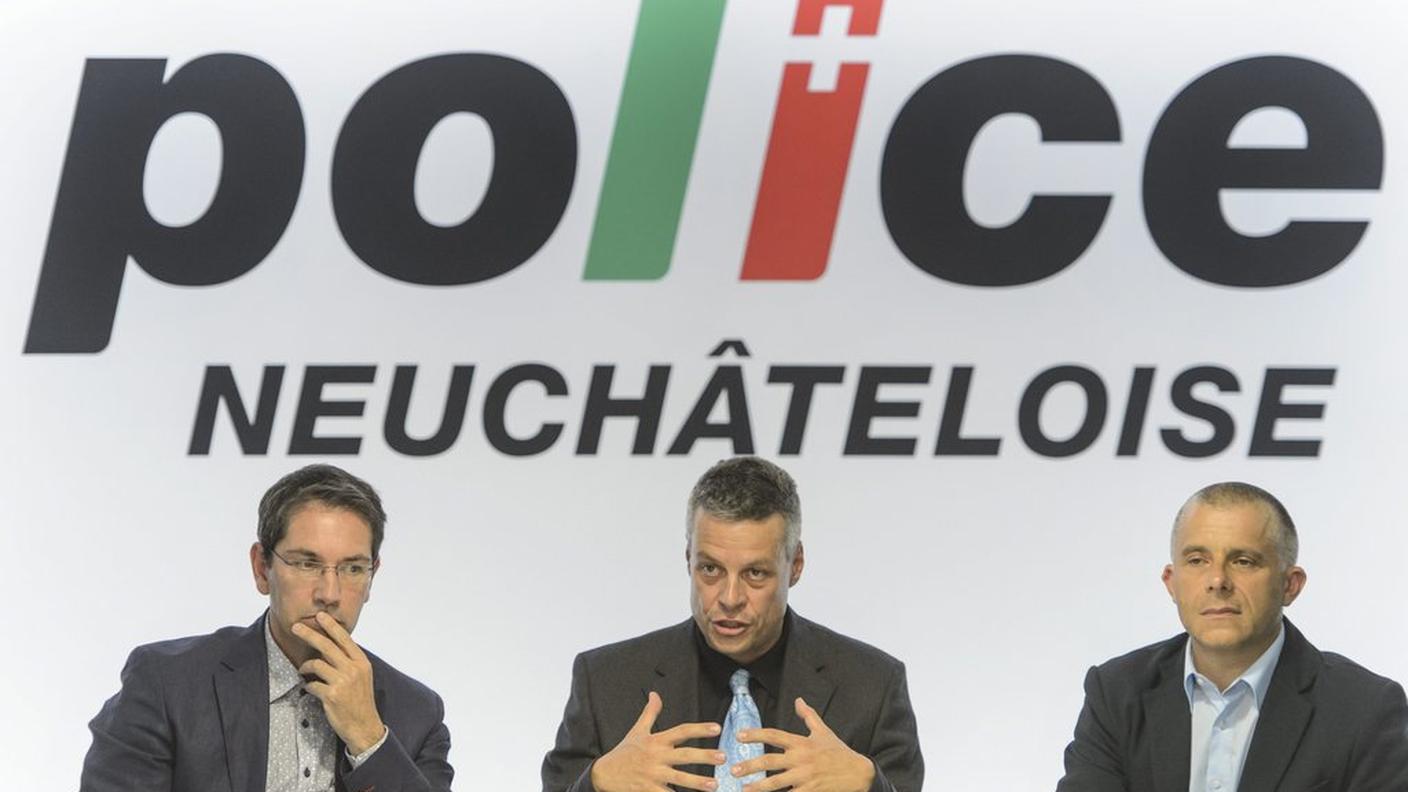 Il procuratore Jean-Paul Ros, al centro, durante la conferenza stampa
