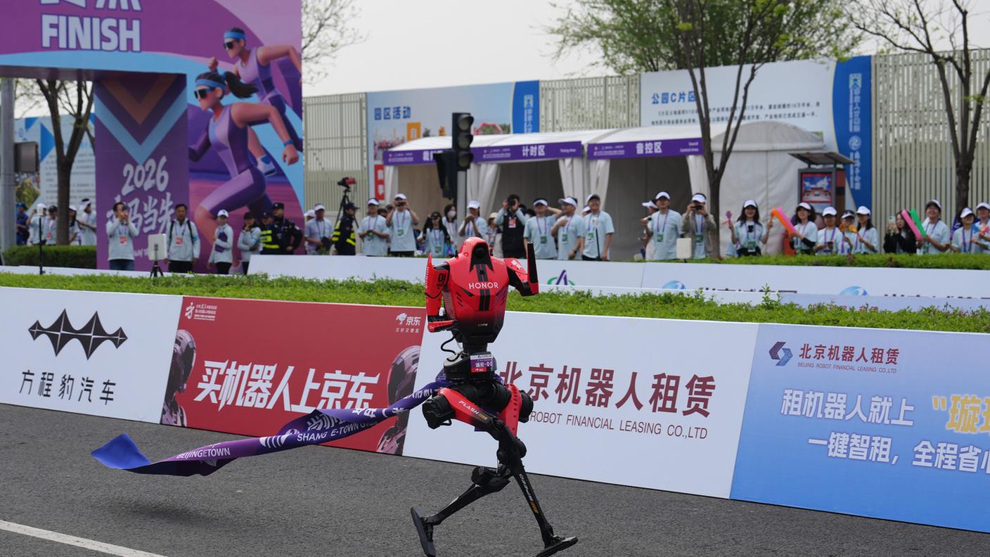 Il robot umanoide che lo scorso 19 aprile 2026 ha tagliato il traguardo con un tempo record sulla mezza maratona