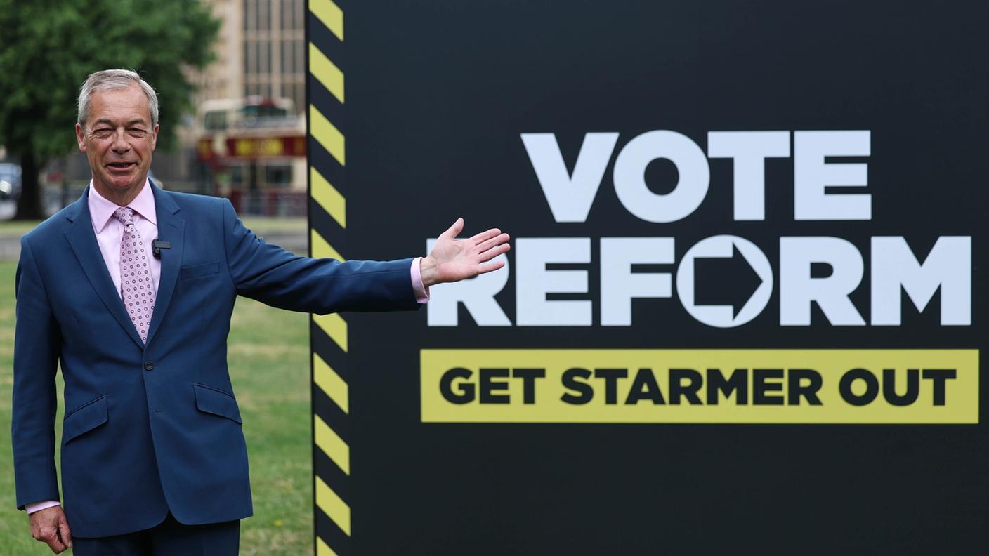 Il partito di Nigel Farage Reform UK avanza con forza nelle elezioni britanniche
