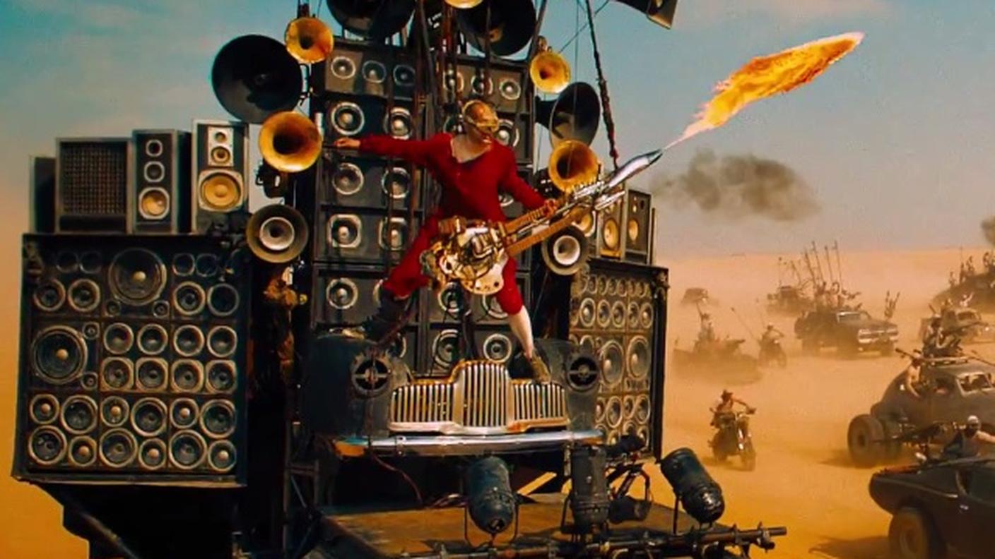Il chitarrista cult di Mad Max Fury Road