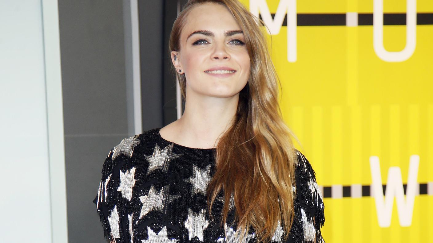 L'ex top model Cara Delevigne era tra gli ospiti dell'evento a Los Angeles