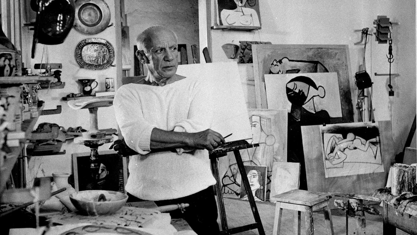 Il celebre artista in una foto degli anni Cinquanta