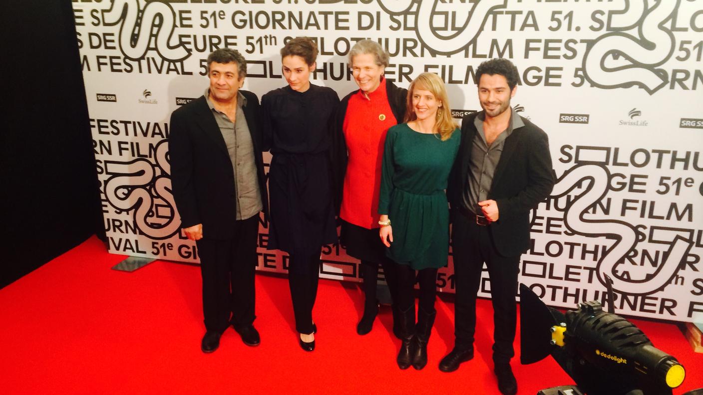Seraina Rohrer (seconda da destra) con regista e attori di "Die Schwalbe"
