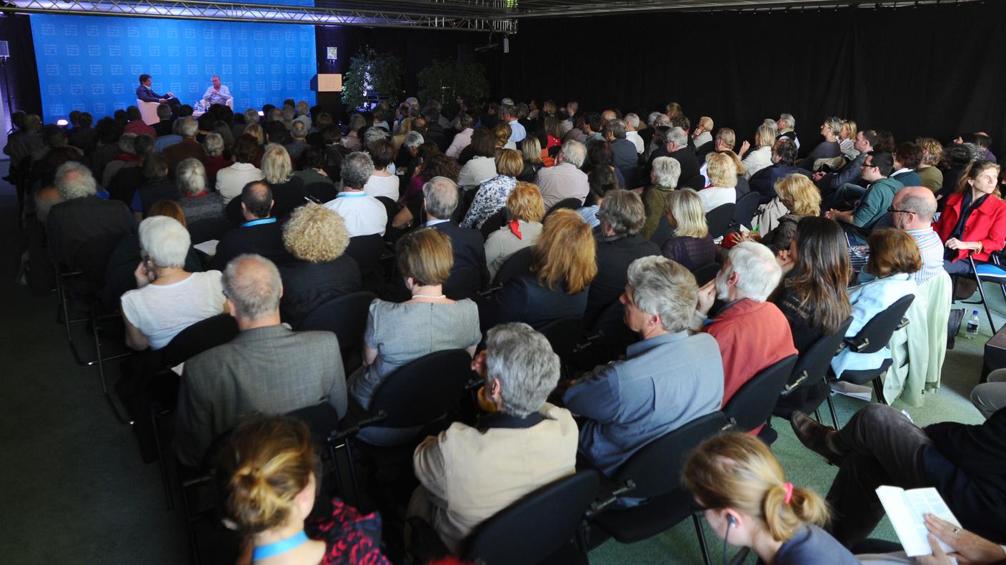 Il pubblico in sala durante l'intervento del parlamentare europeo dei Verdi Daniel Cohn-Bendit