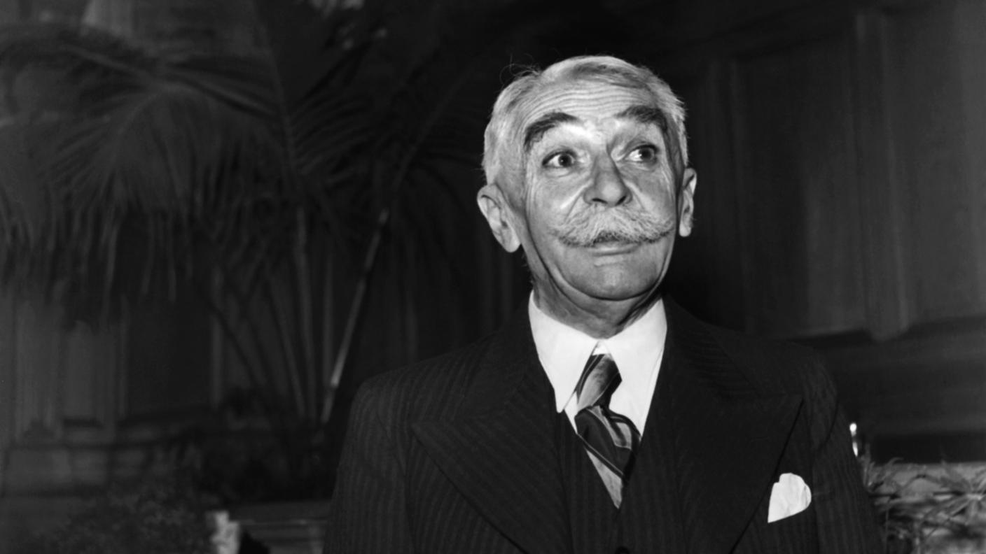 Il barone Pierre de Coubertin immortalato nel 1937 a Losanna