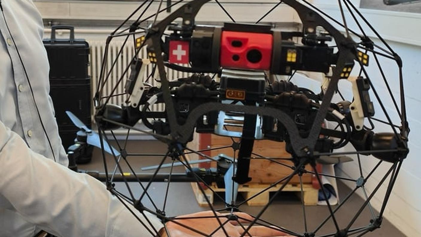 "Flyability": drone protetto da una gabbia per voli di ispezione in spazi stretti e inaccessibili