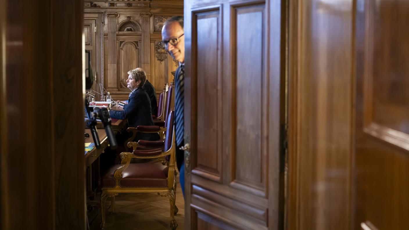 Per entrare nella stanza dei bottoni bisogna mettersi a nudo