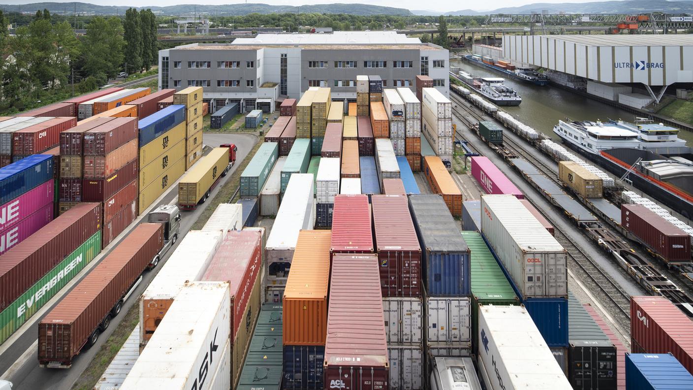 Solo il trasporto di prodotti e materie prime in Svizzera corrisponde a quasi la metà delle emissioni totali interne del Paese