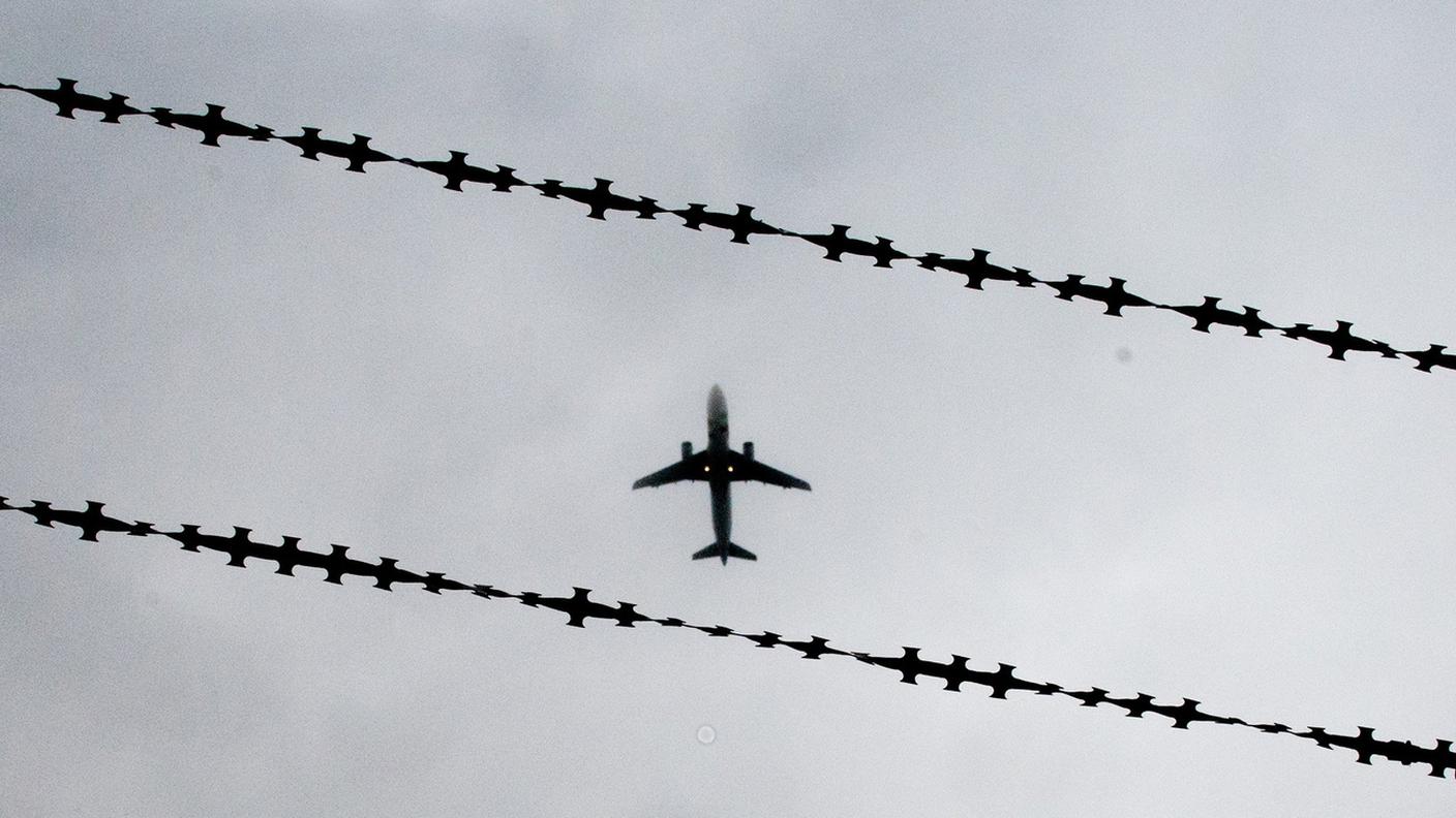 La tassa è di 700 dollari per ogni aereo passeggeri