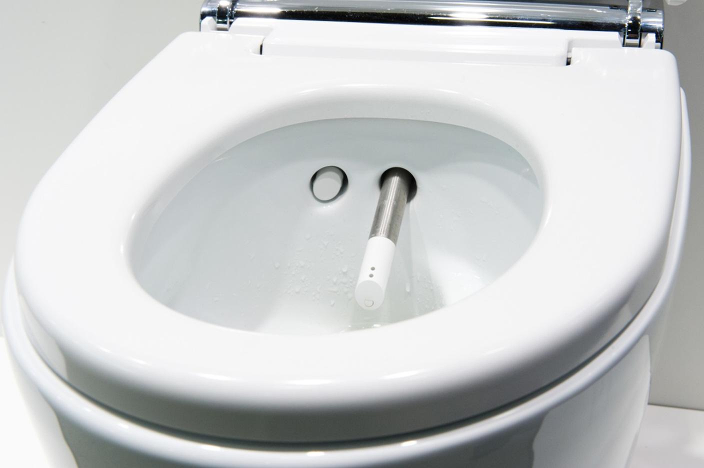Una versione moderna nel dettaglio, con la doccetta estesa e il getto d'aria calda ancora retratto