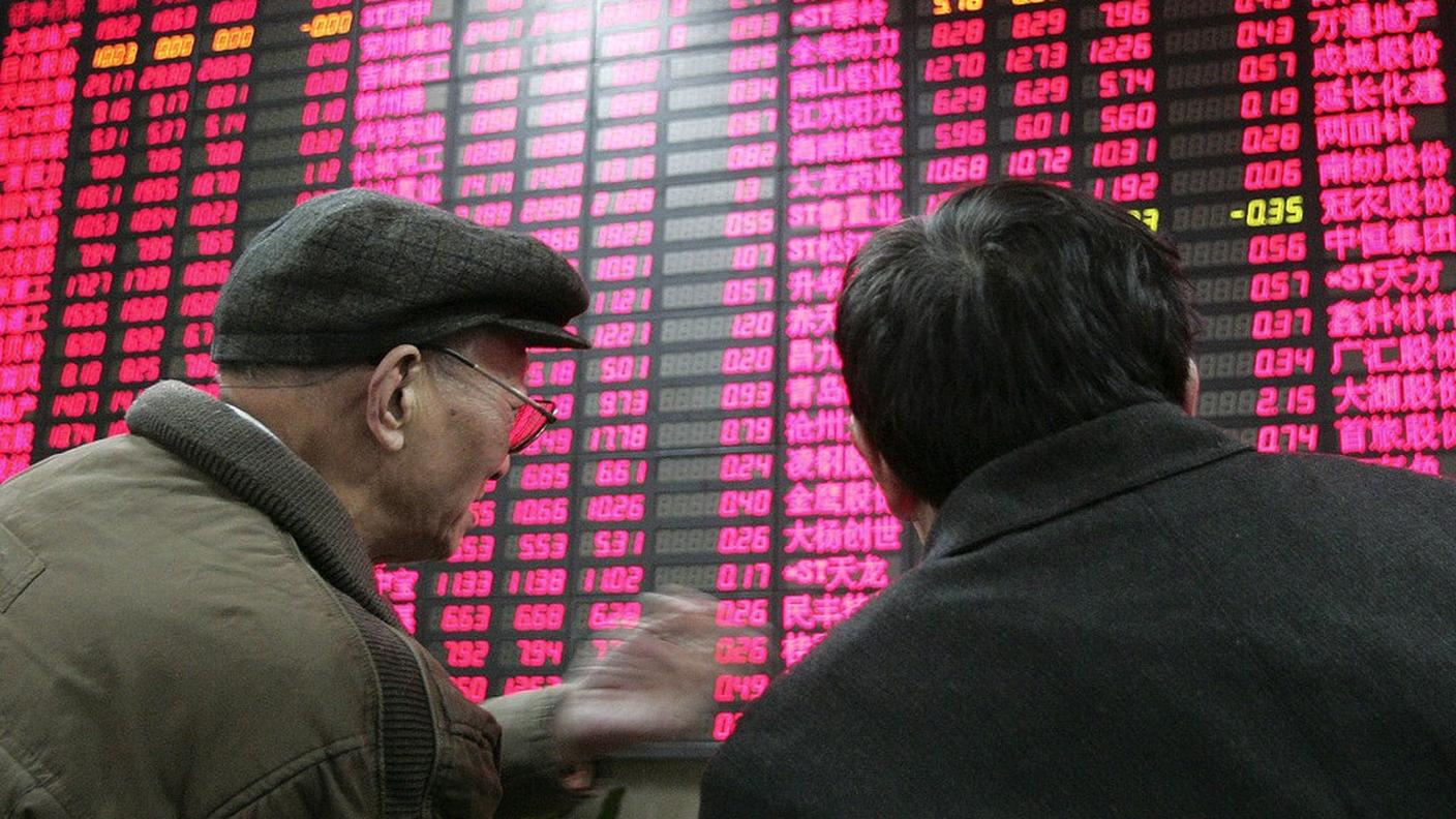 Shanghai e Shenzhen, dopo il crollo, rimarranno chiuse per il resto della giornata