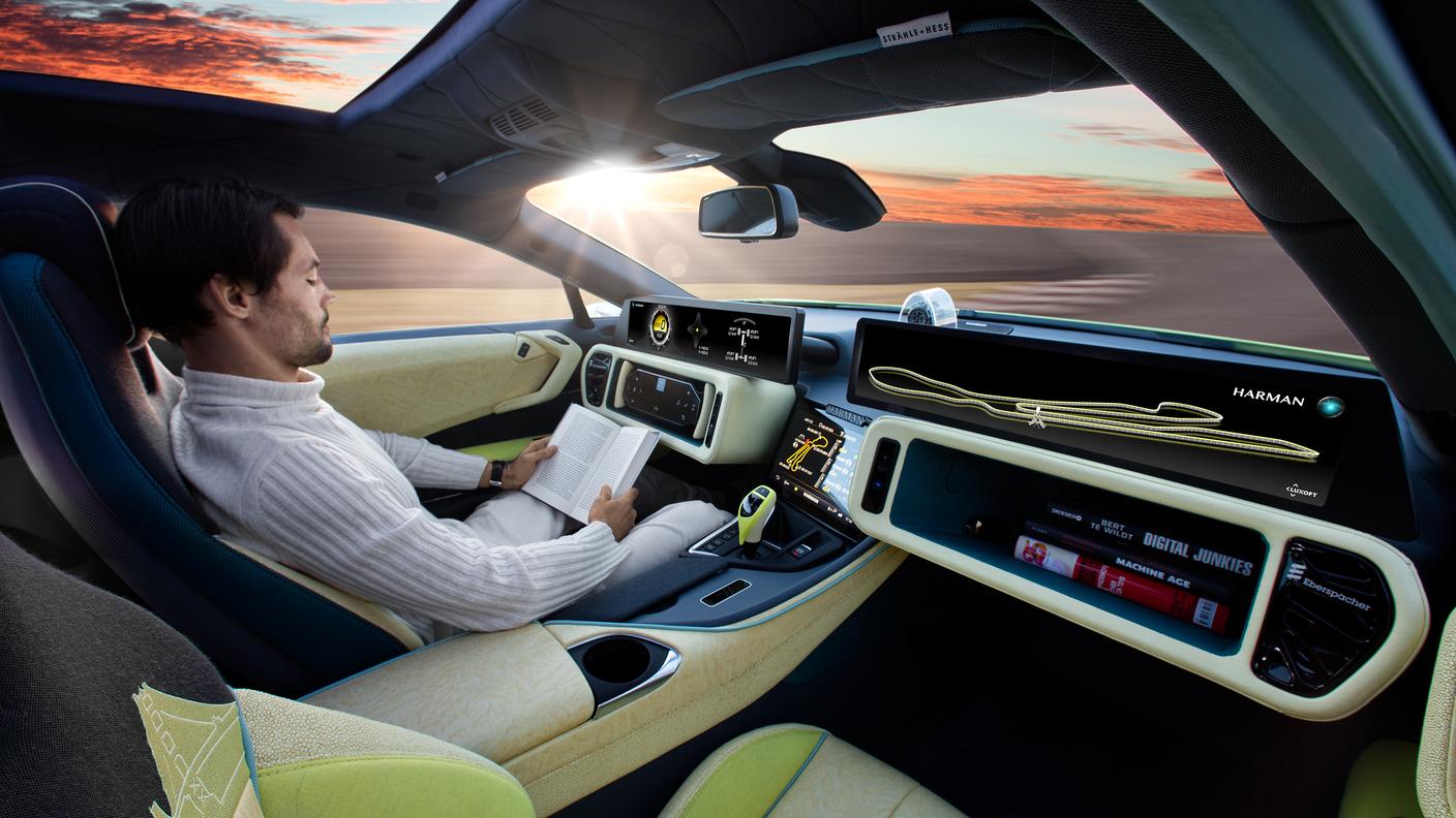 Nel concept Rinspeed Etos il volante rientra nella consolle.