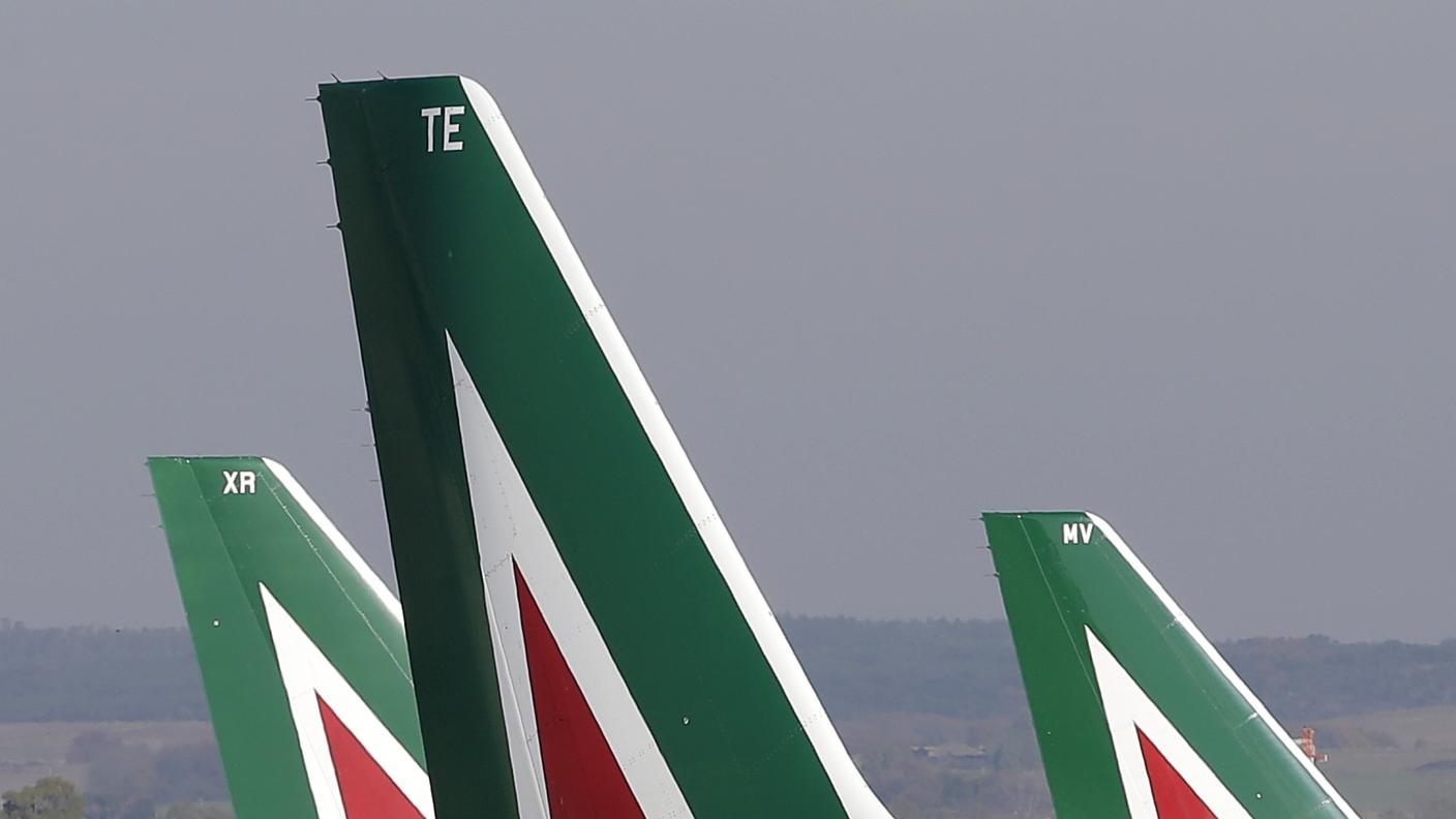 Il piano di Alitalia prevede pure migliaia di esuberi e meno tratte