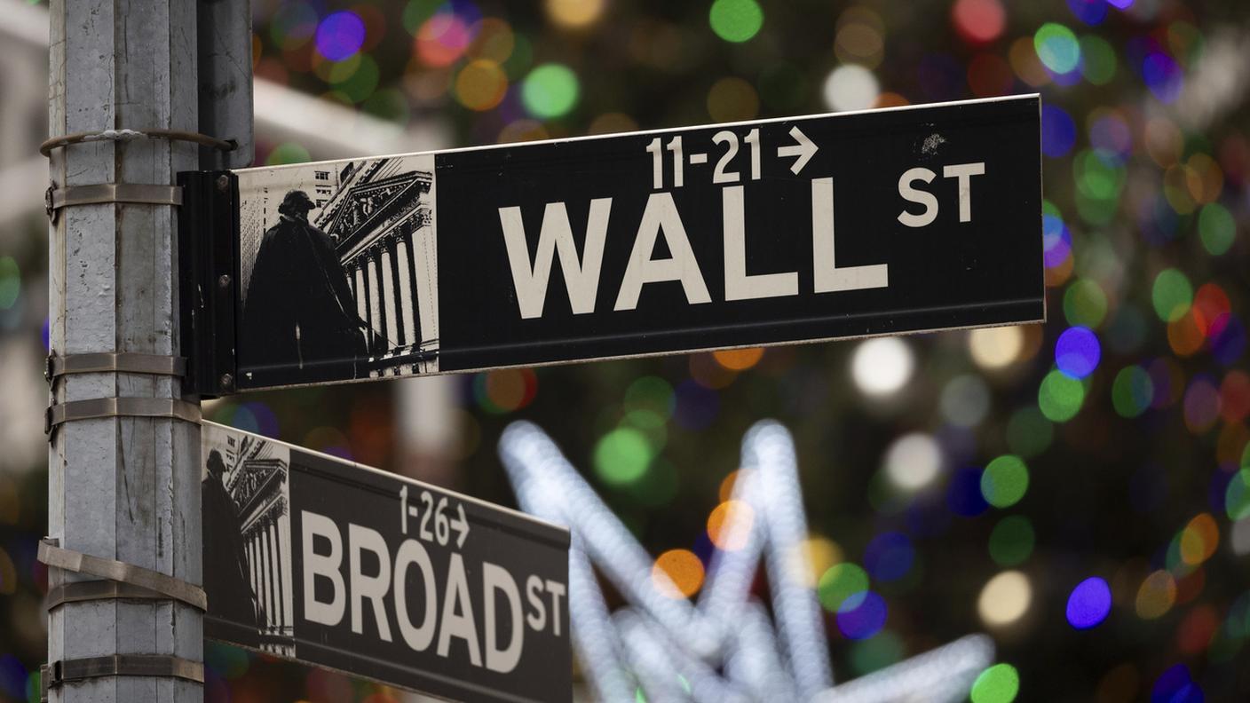 La metà dei tagli sono stati effettuati a Wall Street, dove le banche di investimento continuano a incontrare difficoltà